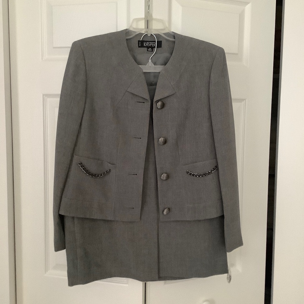 Kasper suit